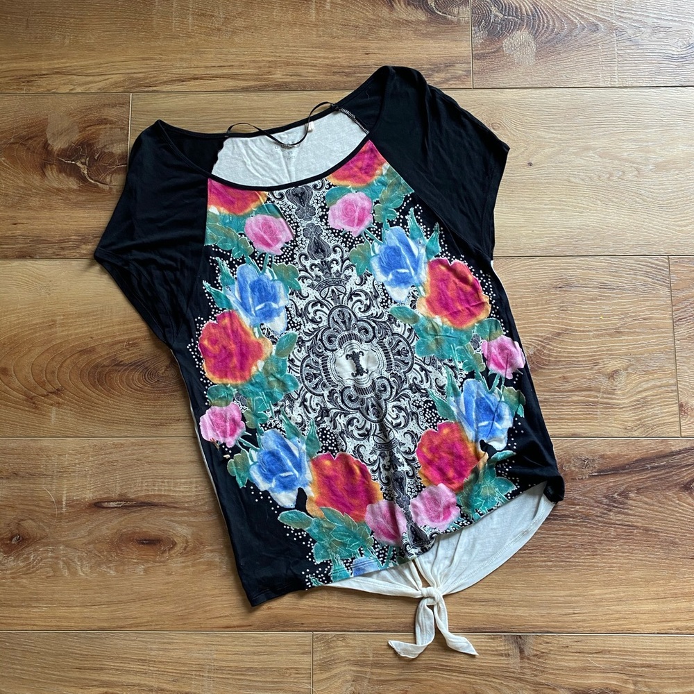 NWOT Guess Tee